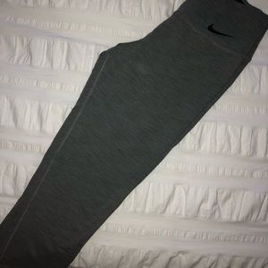 Nike cropped leggings